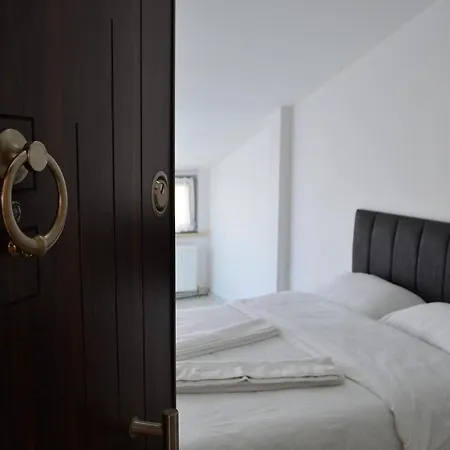 Deniz Hotel *